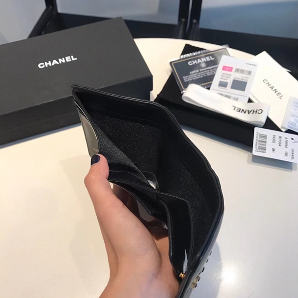 シャネル財布全体デザイン